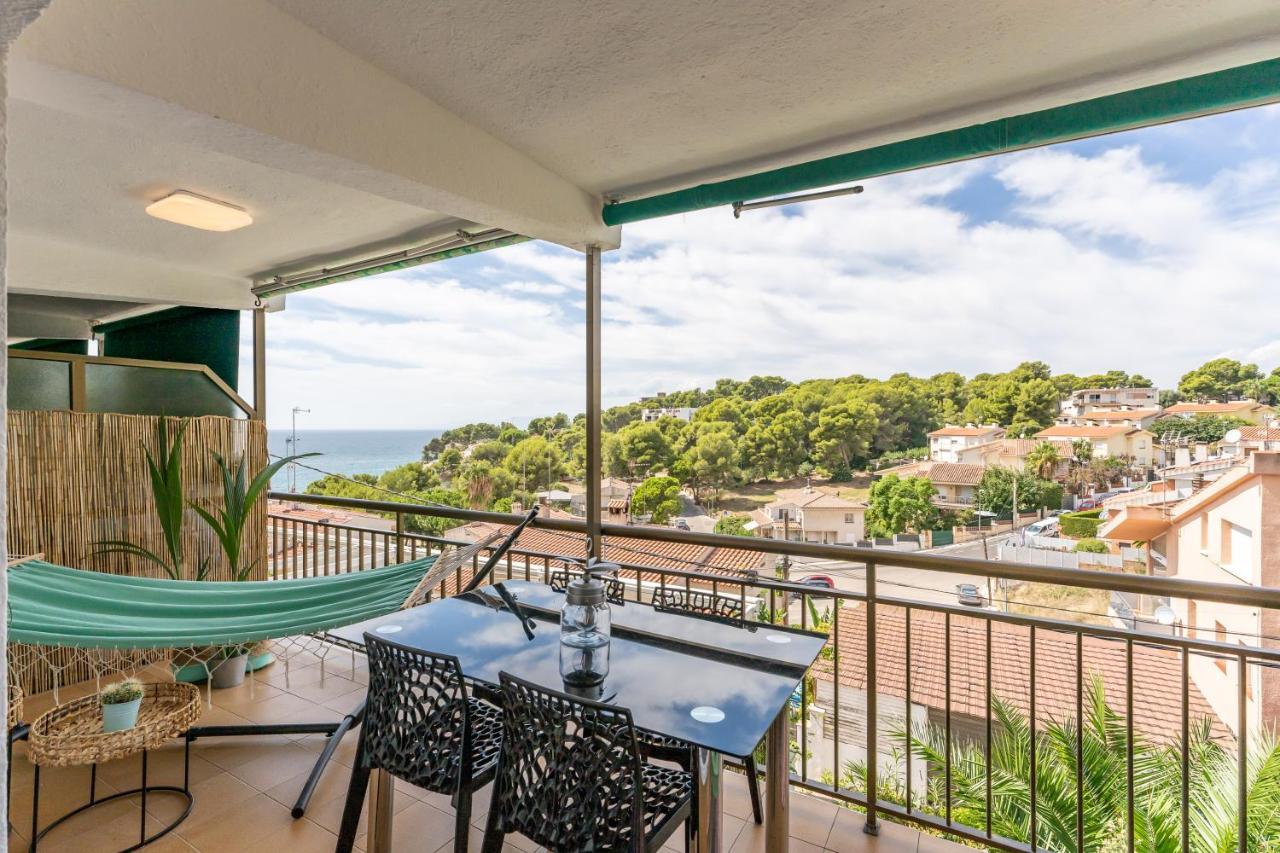 Beach Front Retro Hideaway In Salou Exterior photo