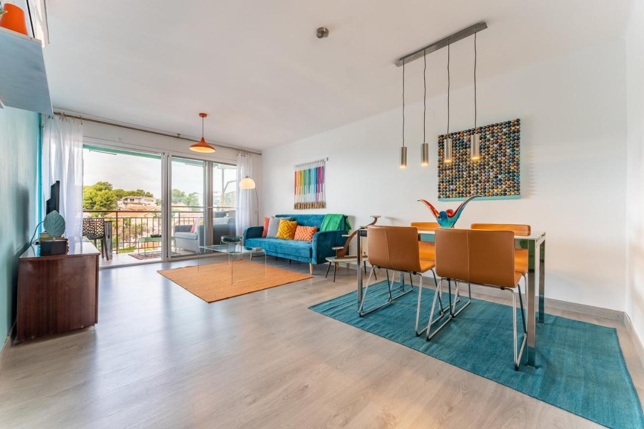 Beach Front Retro Hideaway In Salou Exterior photo